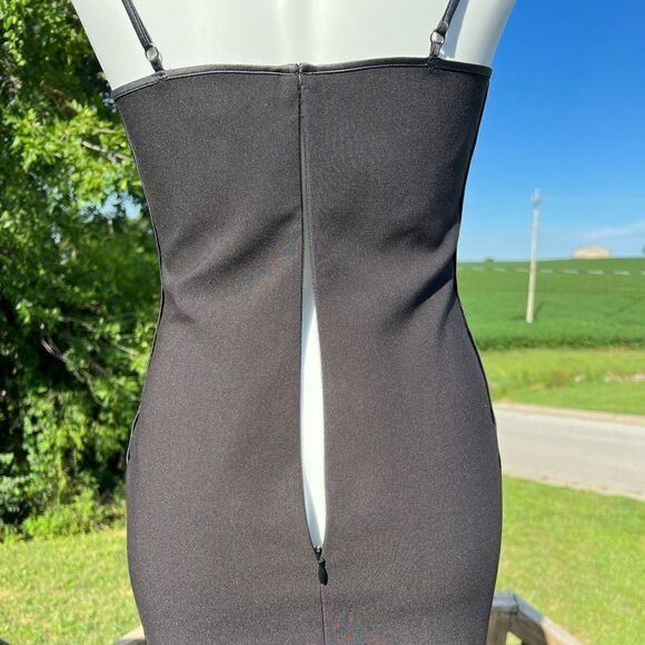 Likely Keela Flowy Maxi Sweetheart Neckline Gown Asymmetric Hem New Size 4 - Picture 8 of 10